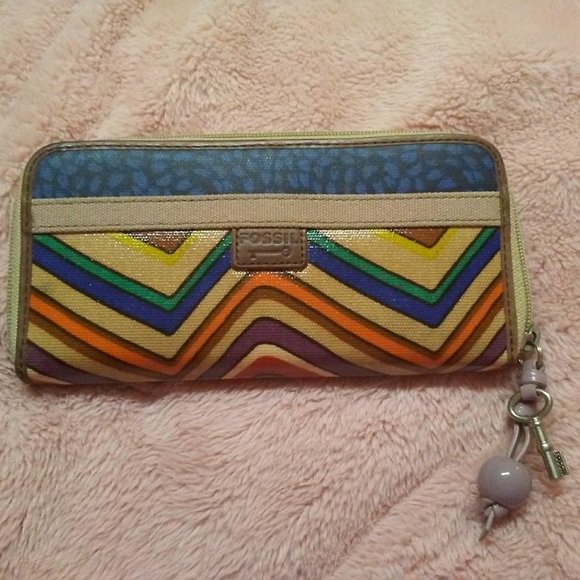 Fossil Handbags - Fossil Key-Per Zip Around Wallet